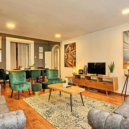 Pombal Terrace Apartment *